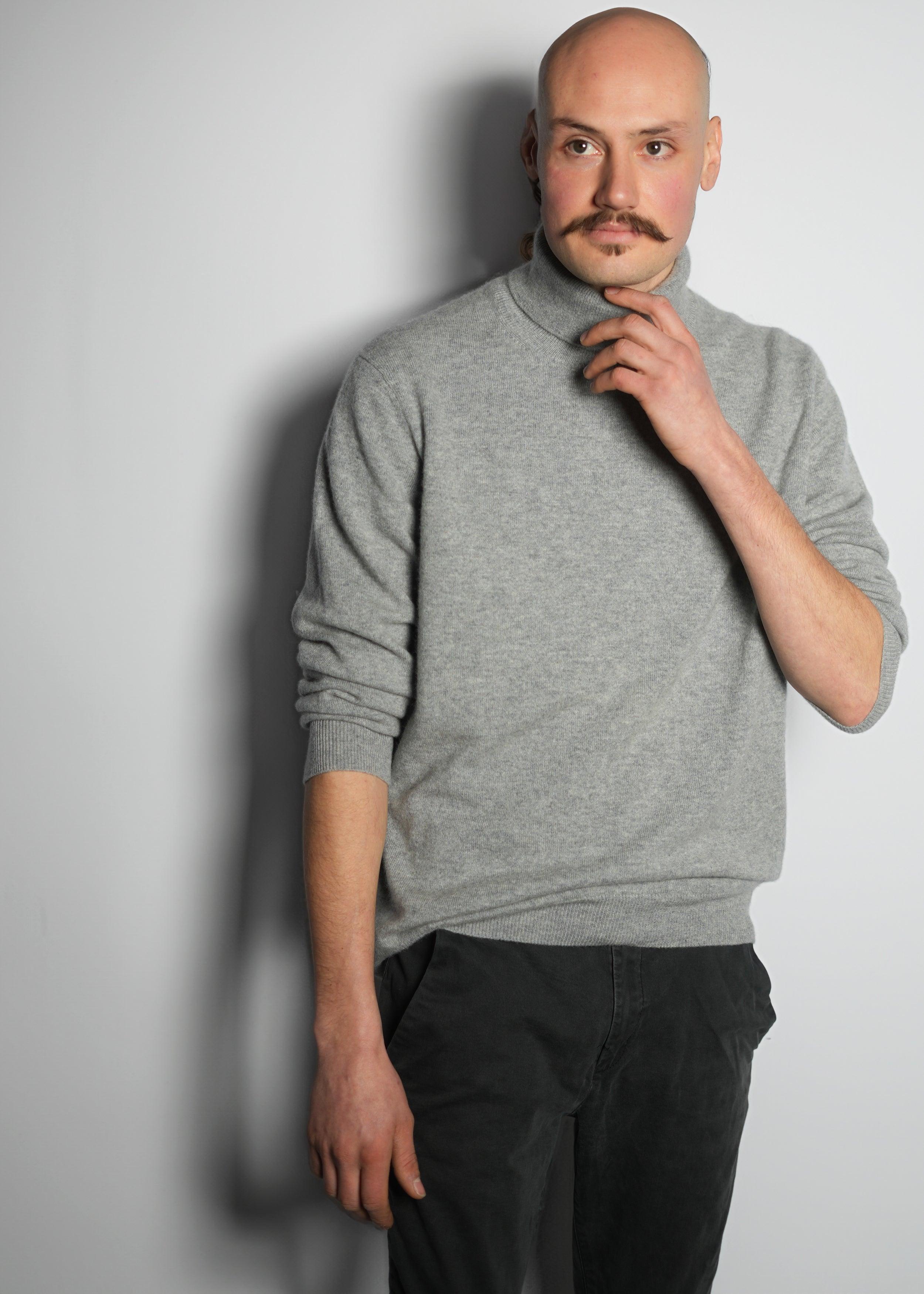 Classic Turtle Neck Cashmere Sweater - Kashme