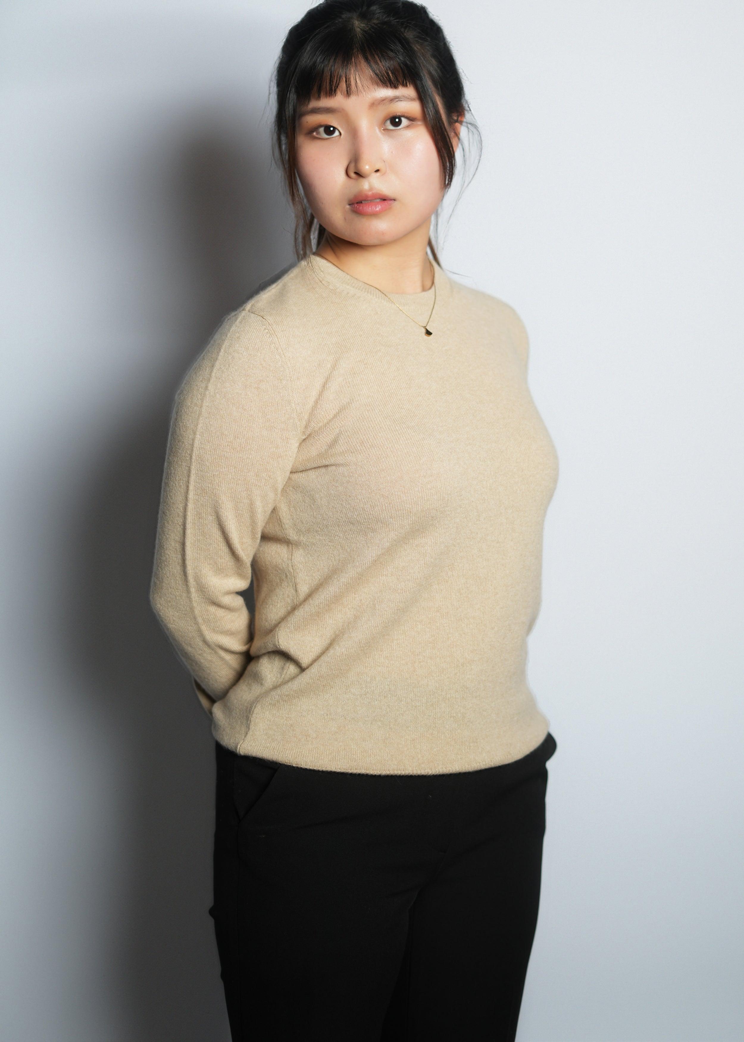 Classic Round Neck Cashmere Sweater - Kashme