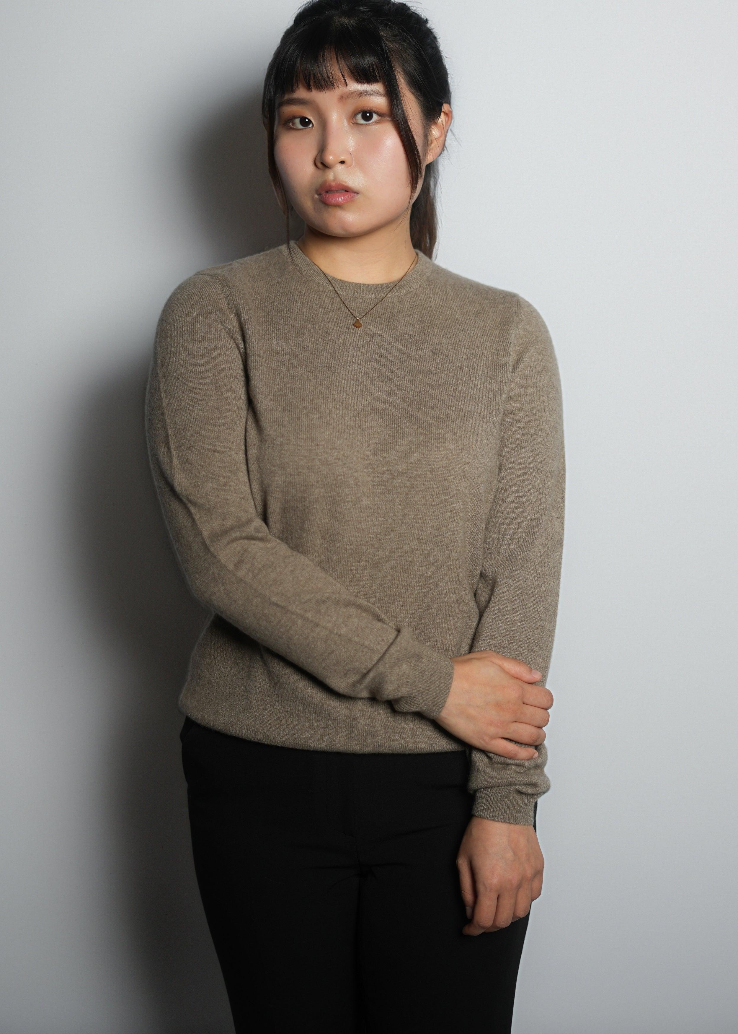 Classic Round Neck Cashmere Sweater - Kashme