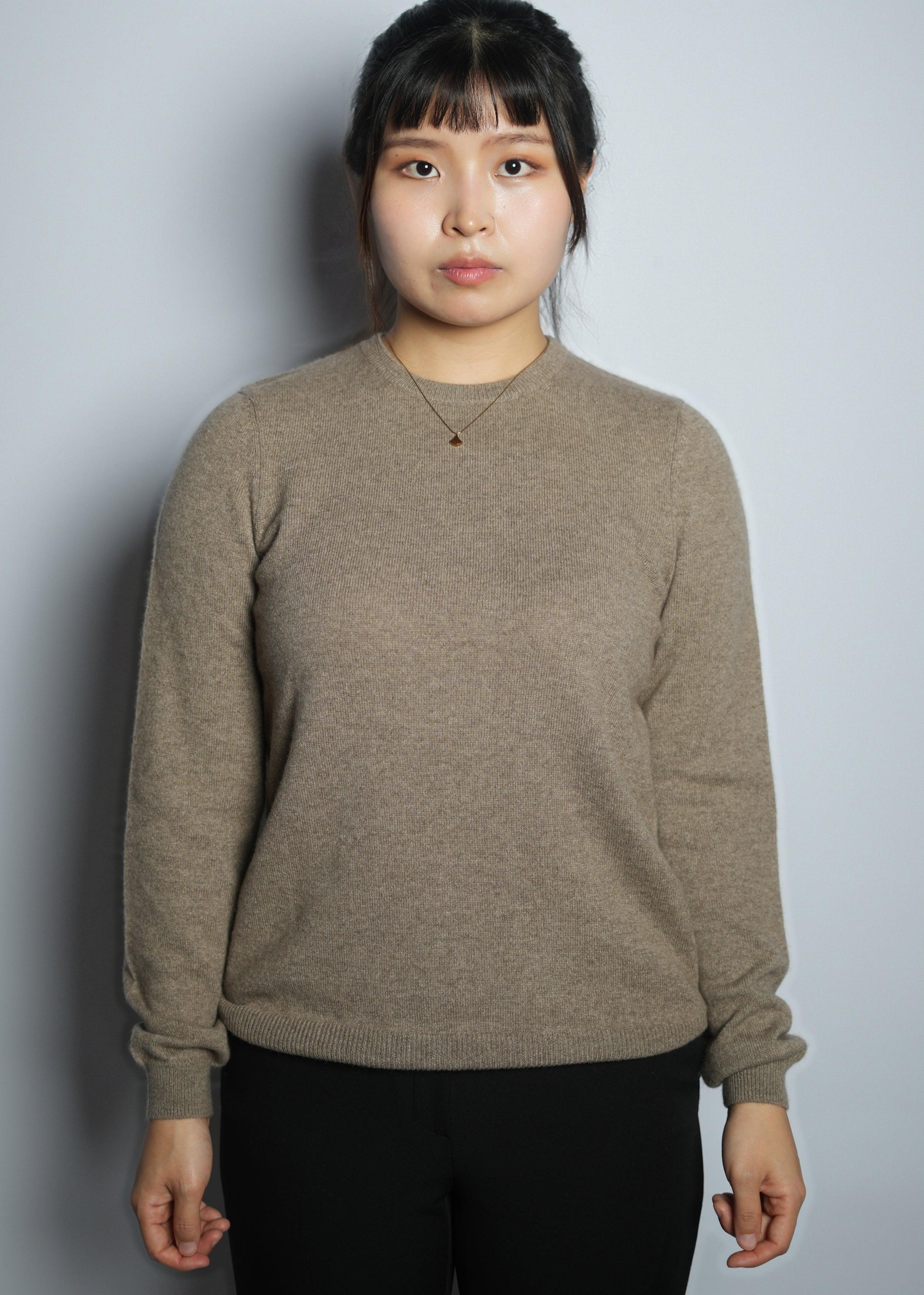 Classic Round Neck Cashmere Sweater - Kashme