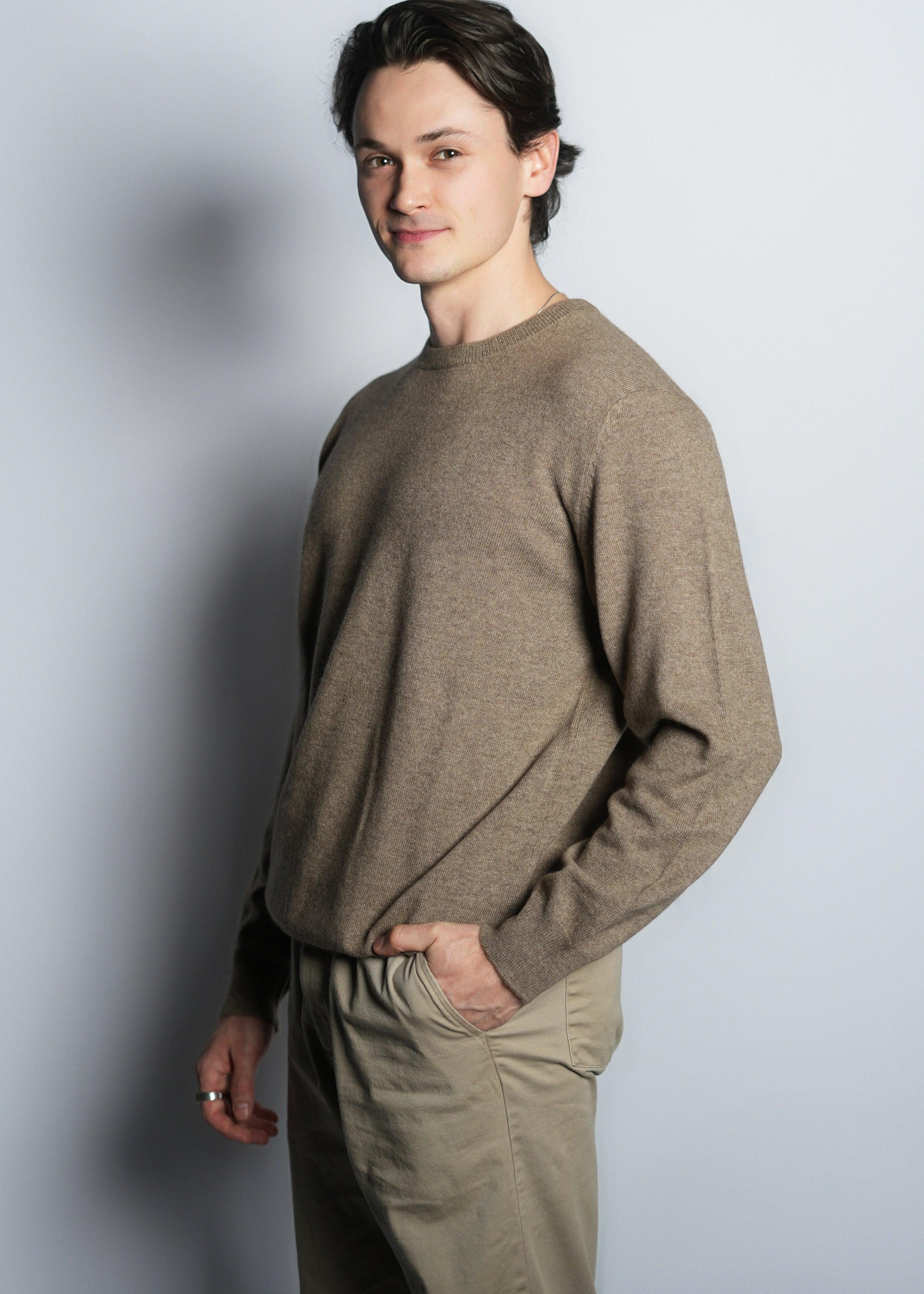 Classic Round Neck Cashmere Sweater - Kashme